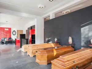 CA Man Smells Auschwitz, Calls 911 - This Will Shock You