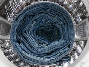 Dead Man Found Sitting Outside Florida Laundromat