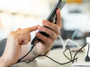 How To Stay Safe From 'Juice Jacking' During Your Holiday Travels