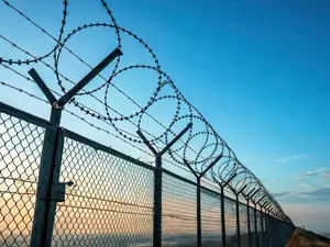 ICE Agents Cuff Newark Mayor Over Protest Standoff