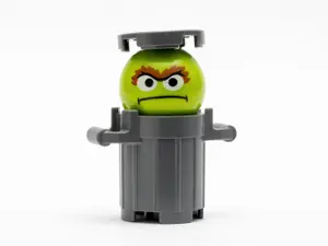 Maria From 'Sesame Street' Admits to Flirting With Oscar the Grouch