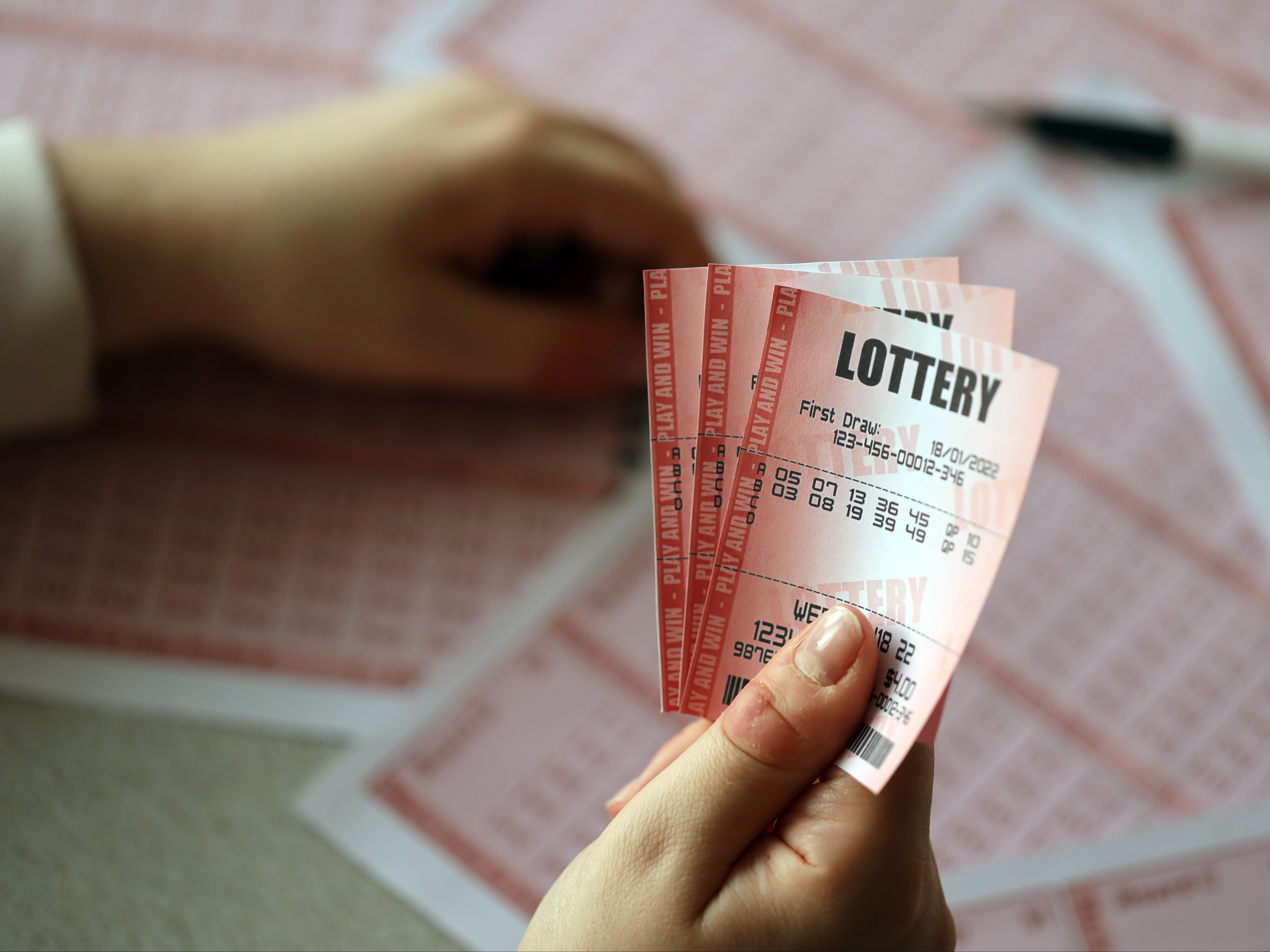 Melissa Bourassa Wins $12,000 Jackpot After Beating Cancer