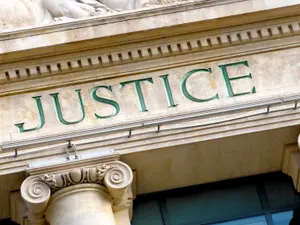 Court Clerk In Murdaugh Trial Arrested In Stunning Turn