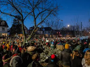 Protesters Mourn Minneapolis Woman Killed by Federal Agent